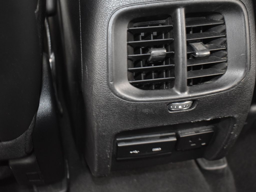2020 Jeep Cherokee Limited photo 20