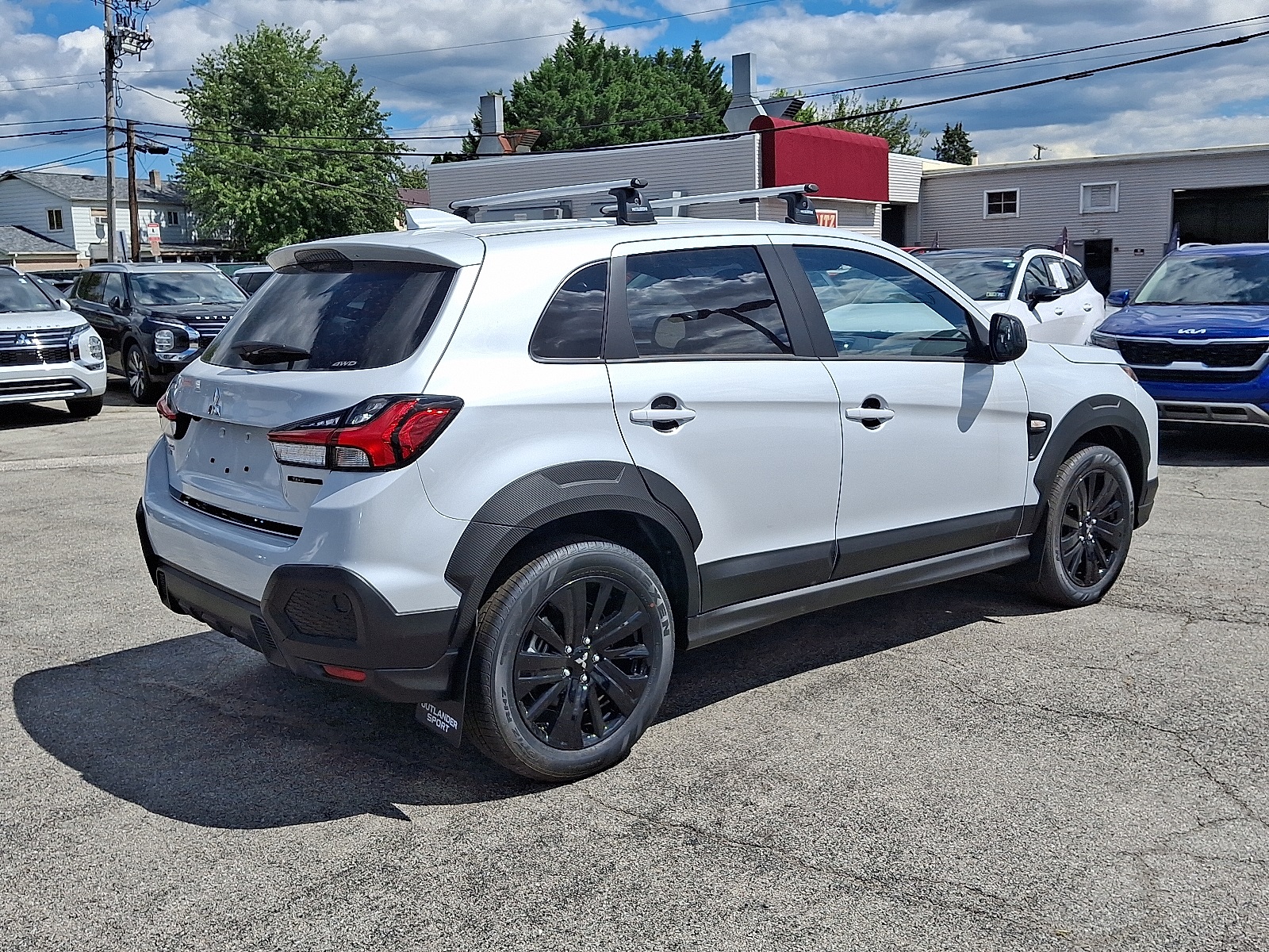 2025 Mitsubishi Outlander Sport ES photo 2
