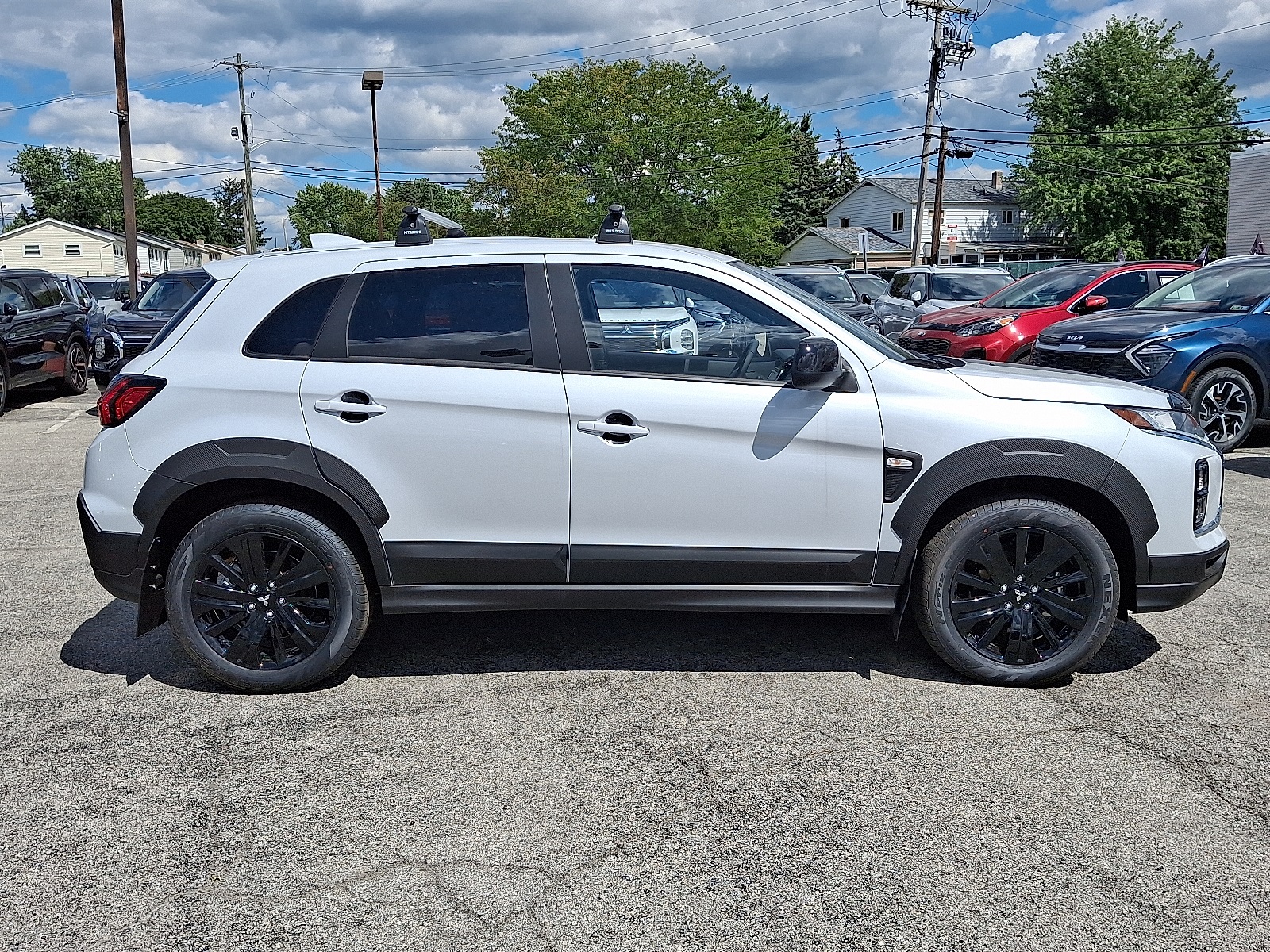 2025 Mitsubishi Outlander Sport ES photo 3