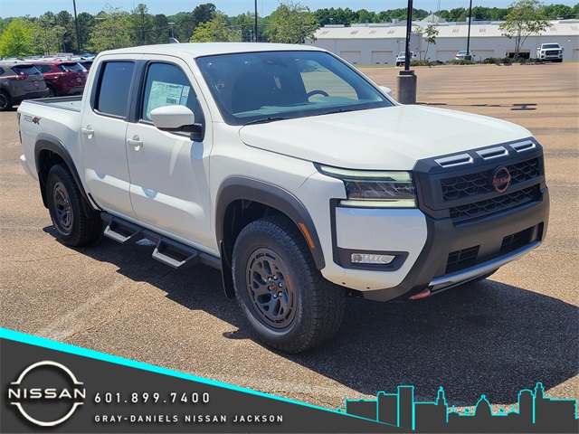 2025 Nissan Frontier PRO-4X's photo