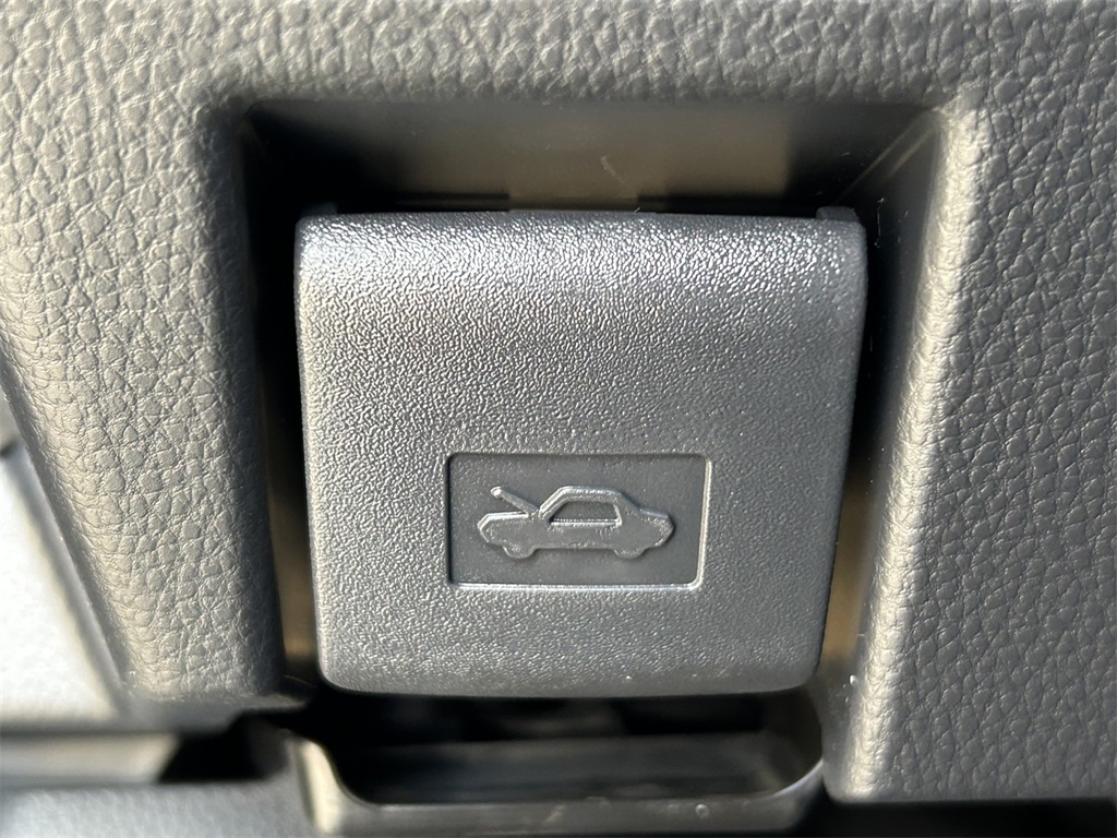 2026 Toyota Prius LE photo 17