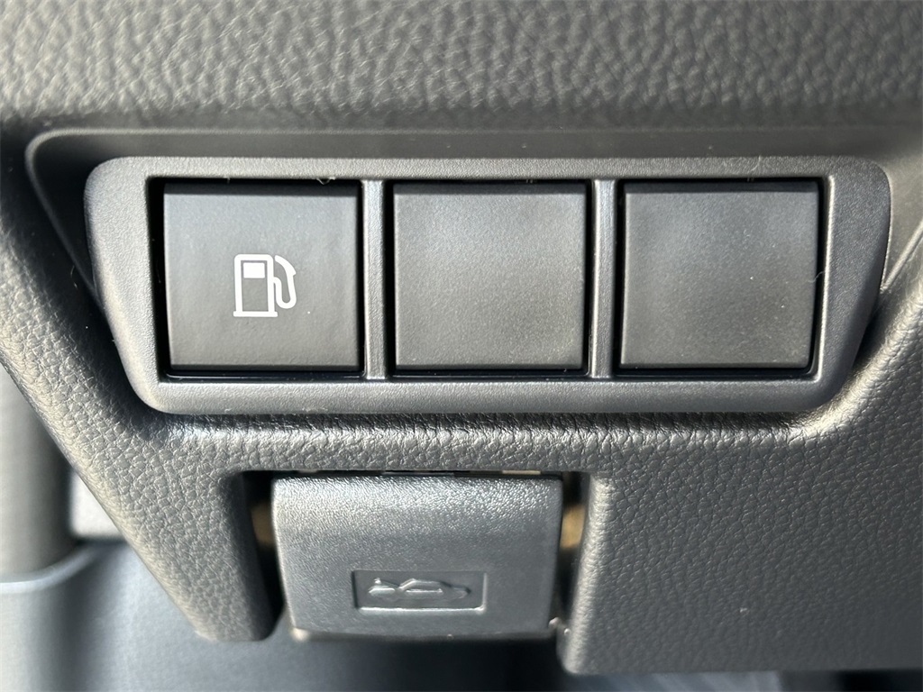 2026 Toyota Prius LE photo 18