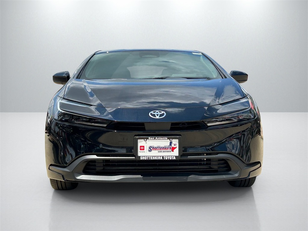 2026 Toyota Prius LE photo 2