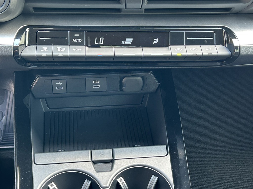 2026 Toyota Prius LE photo 21