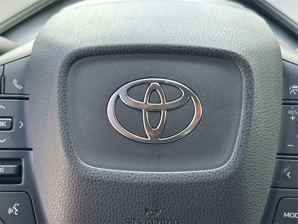 2026 Toyota Prius LE photo 27