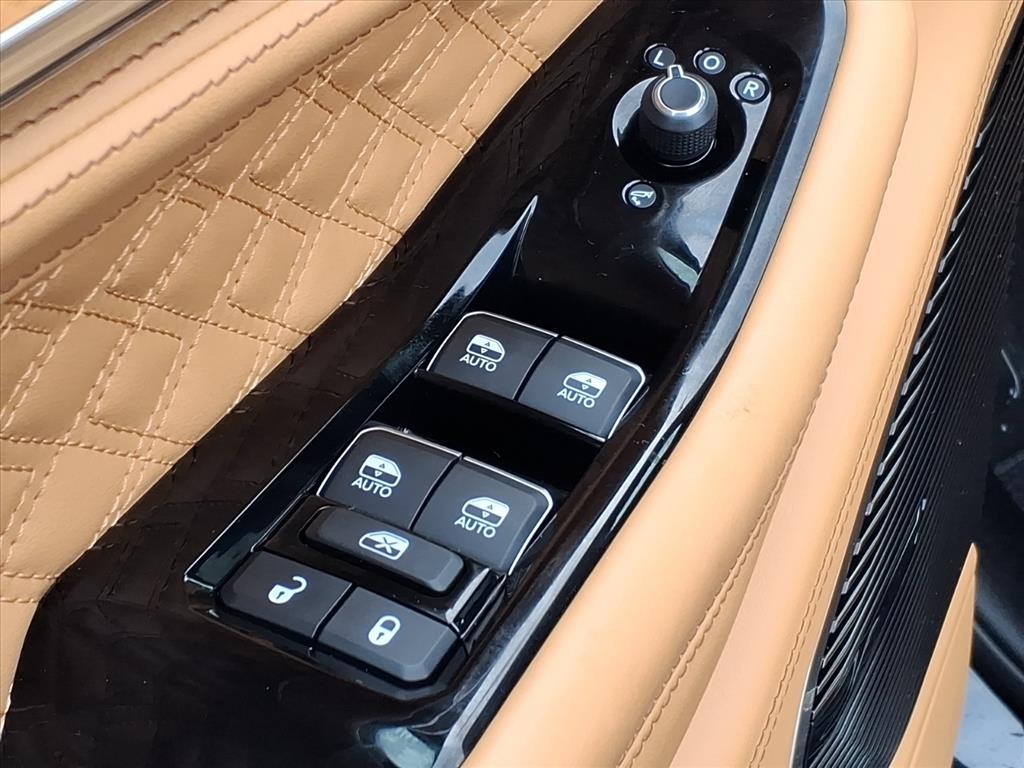 used 2024 Jeep Grand Cherokee car, priced at $43,900