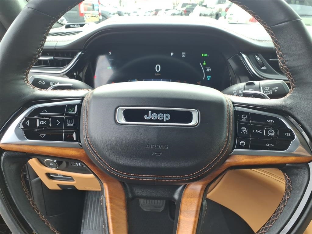 used 2024 Jeep Grand Cherokee car, priced at $43,900