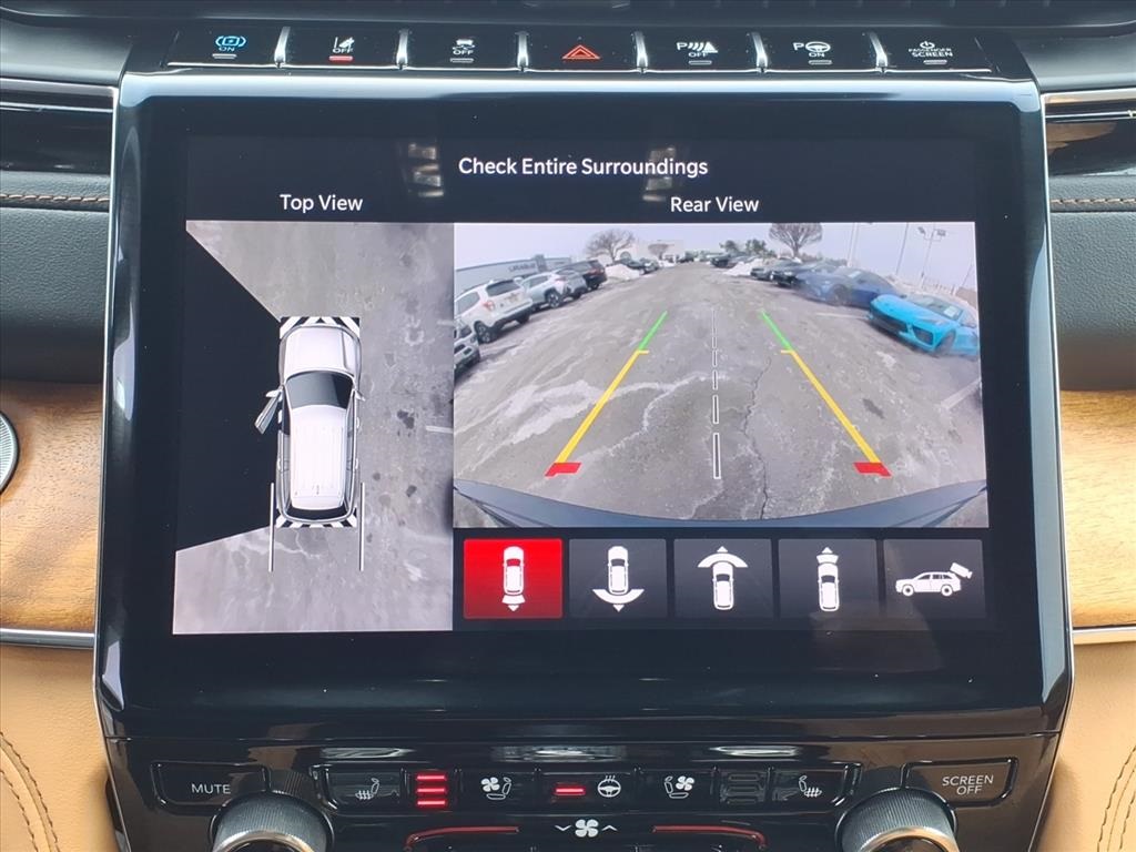 used 2024 Jeep Grand Cherokee car, priced at $43,900