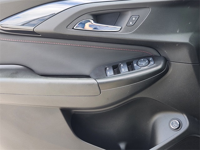 2022 Iridescent Pearl Tricoat Chevrolet Trailblazer RS FWD SUV