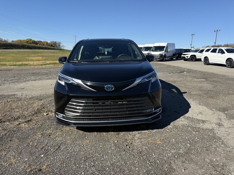 Used 2023 Toyota Sienna Van