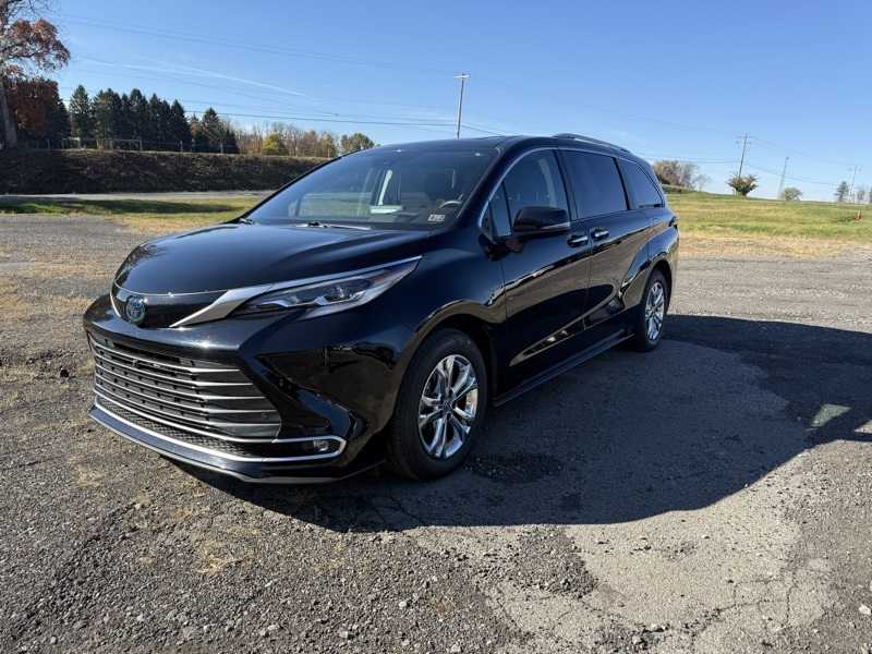 Used 2023 Toyota Sienna Van