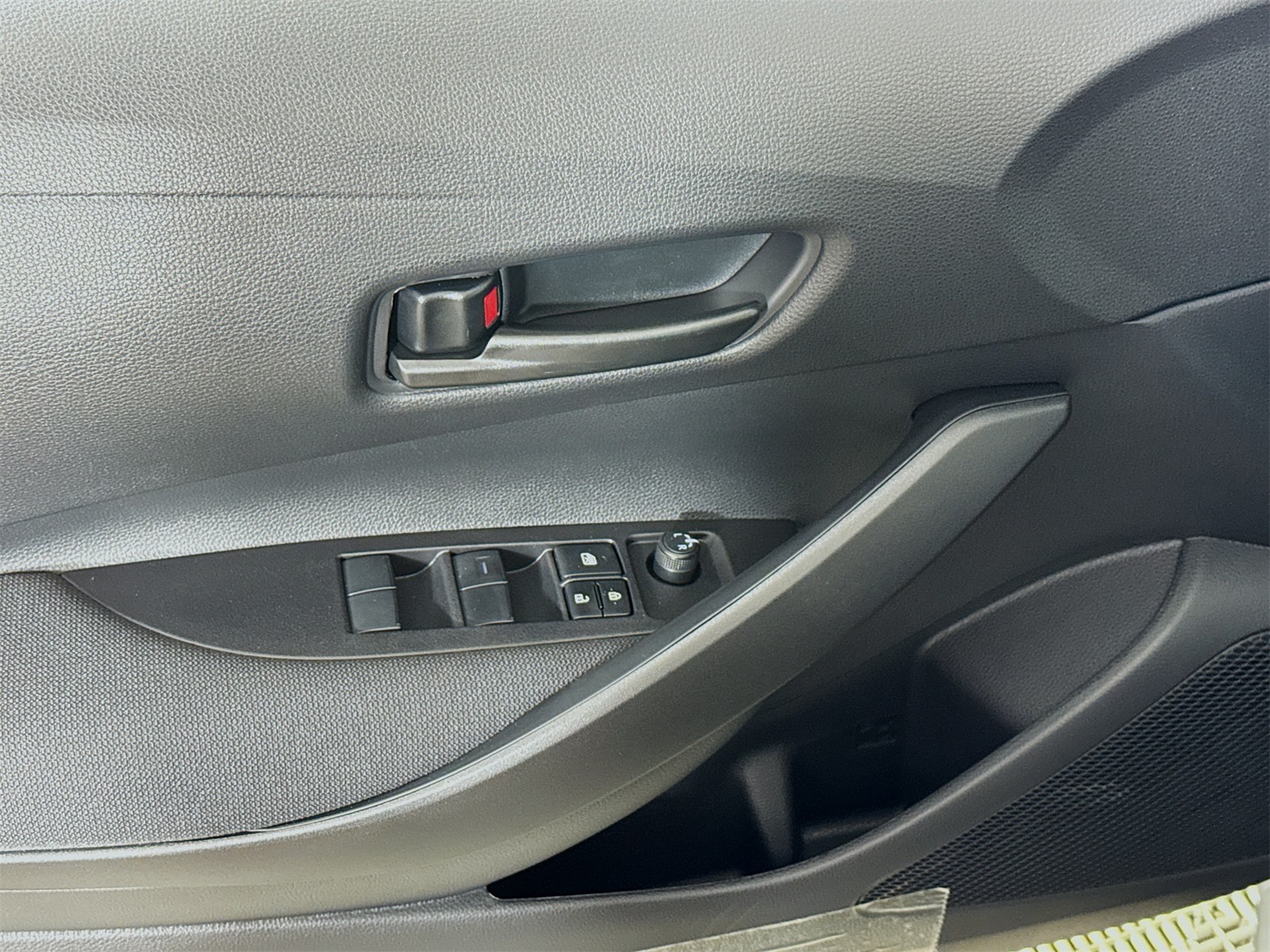 2026 Toyota Corolla LE photo 14