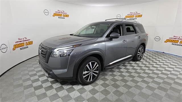 2025 Gun Metallic Nissan Pathfinder Platinum SUV
