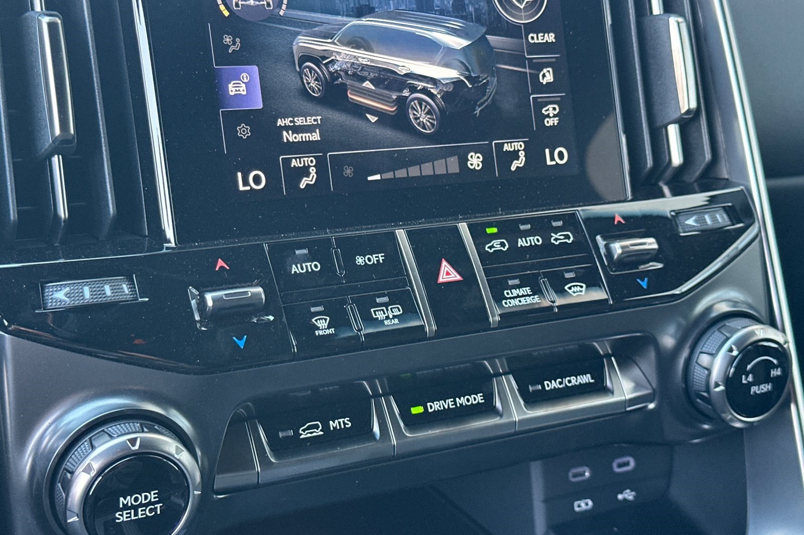 2025 Lexus LX F SPORT Handling photo 17