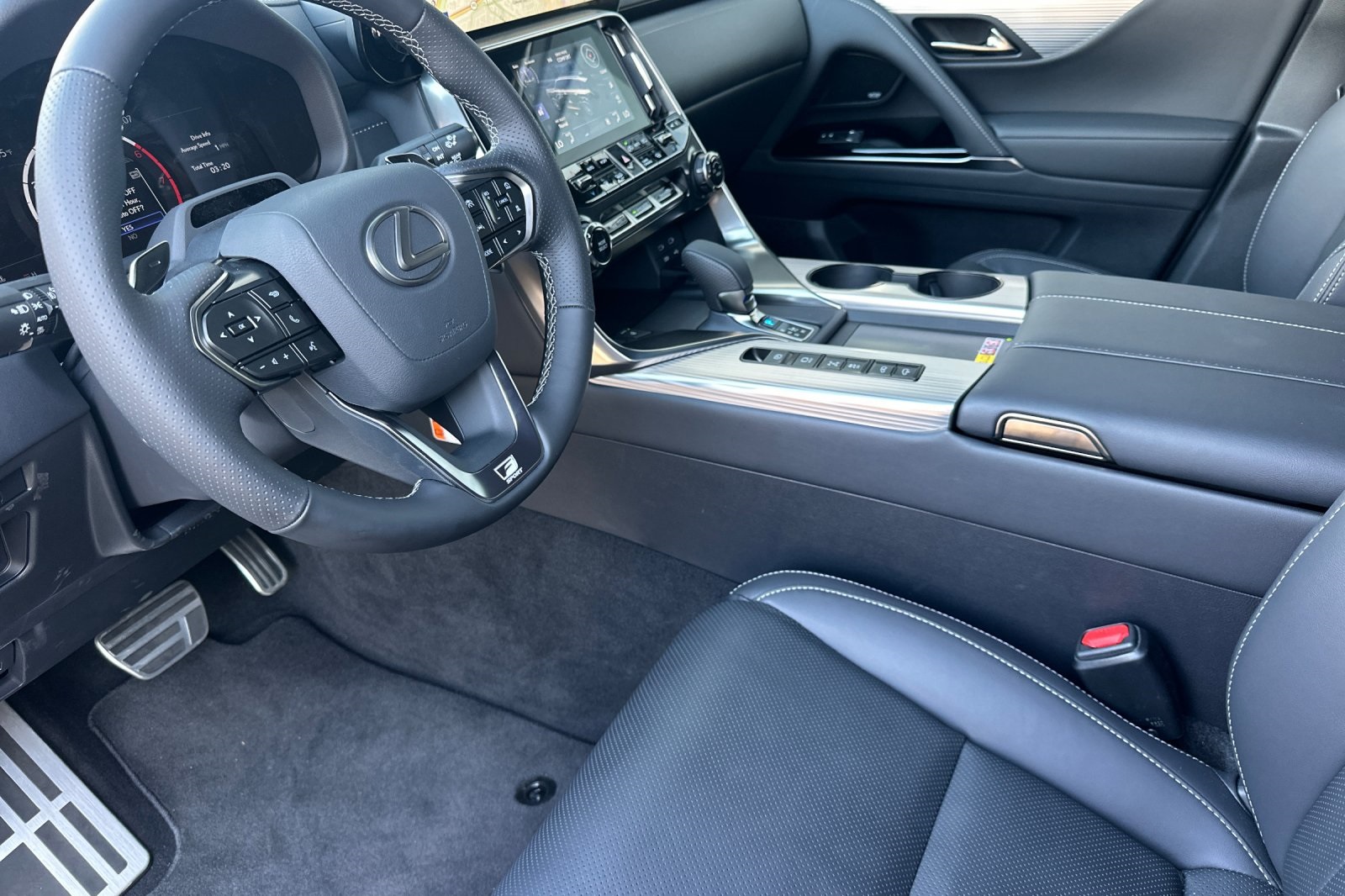 2025 Lexus LX F SPORT Handling photo 7