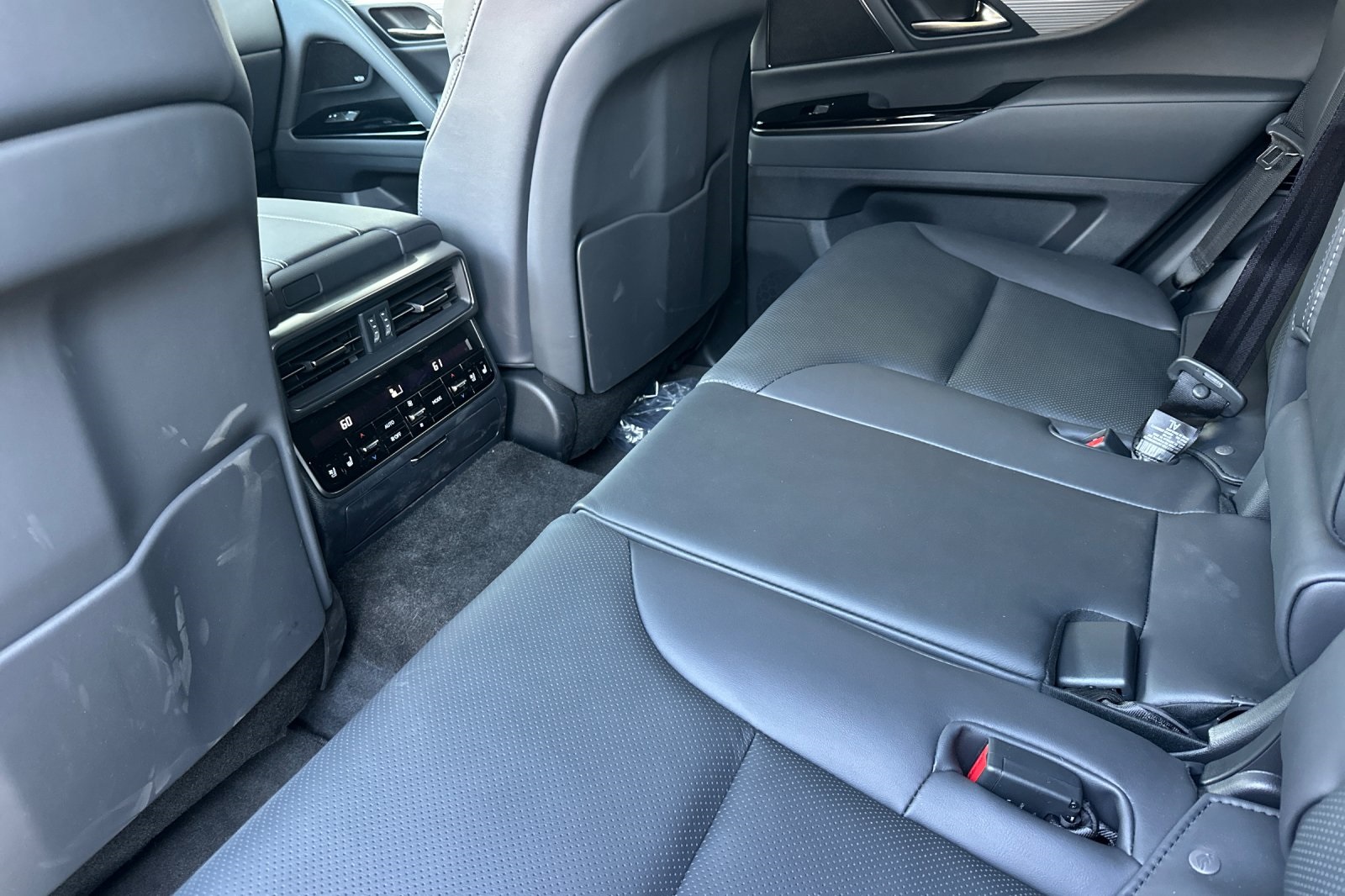 2025 Lexus LX F SPORT Handling photo 9