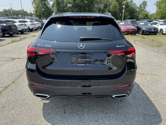 2025 Mercedes Benz GLC 300 4MATIC photo 4