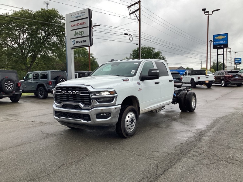 2026 Ram 3500 Tradesman photo 2