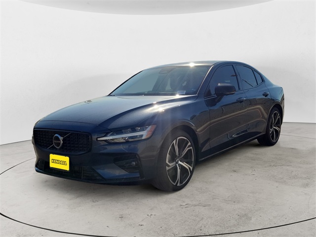 2024 Volvo S60 B5 Ultimate Dark Theme