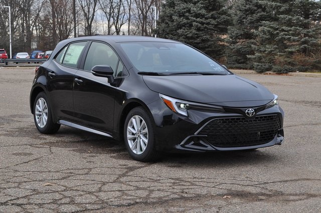 2026 Toyota Corolla Hatchback SE's photo