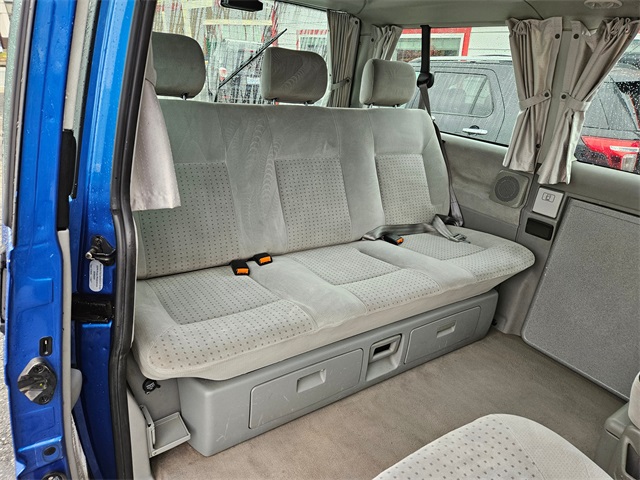 2001 Volkswagen EuroVan MV Weekender photo 12