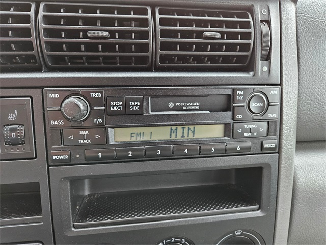 2001 Volkswagen EuroVan MV Weekender photo 19