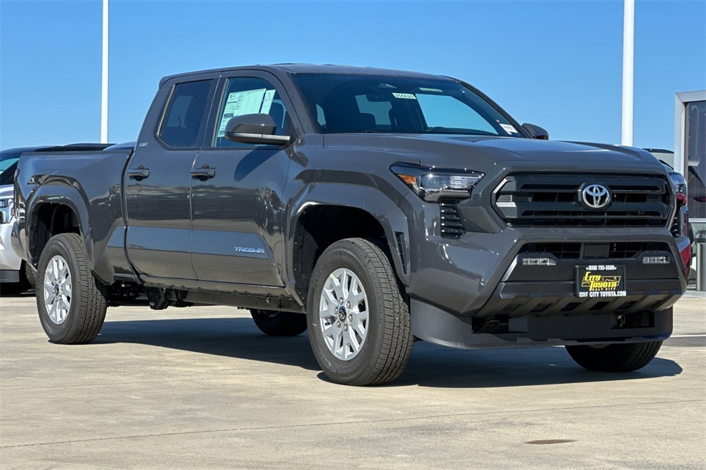 2025 Toyota Tacoma SR5 Double Cab photo 2