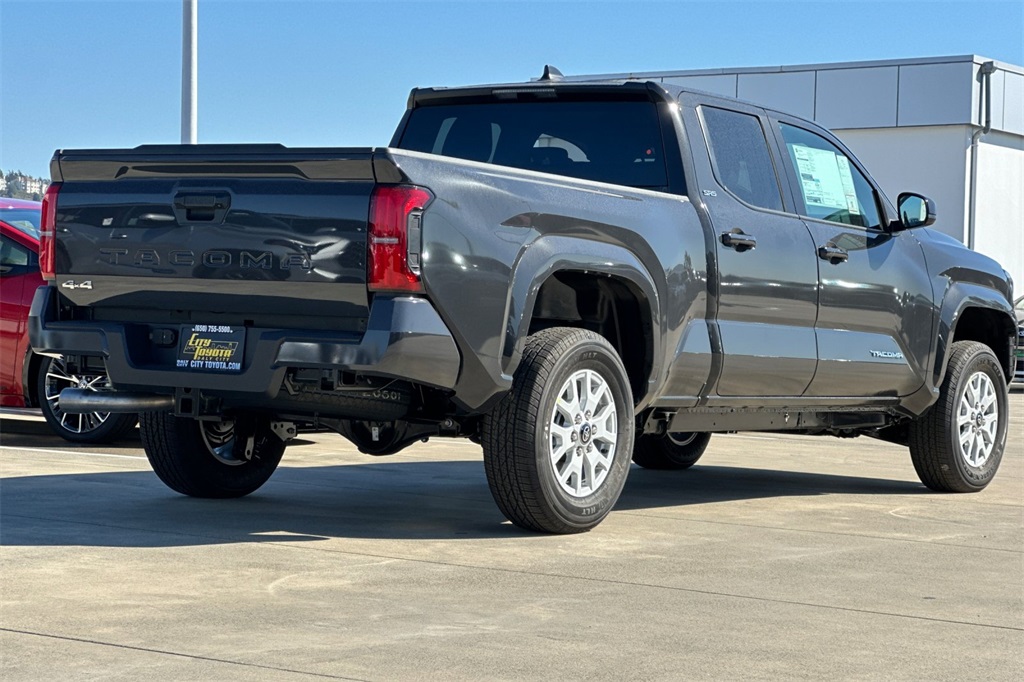 2025 Toyota Tacoma SR5 Double Cab photo 4