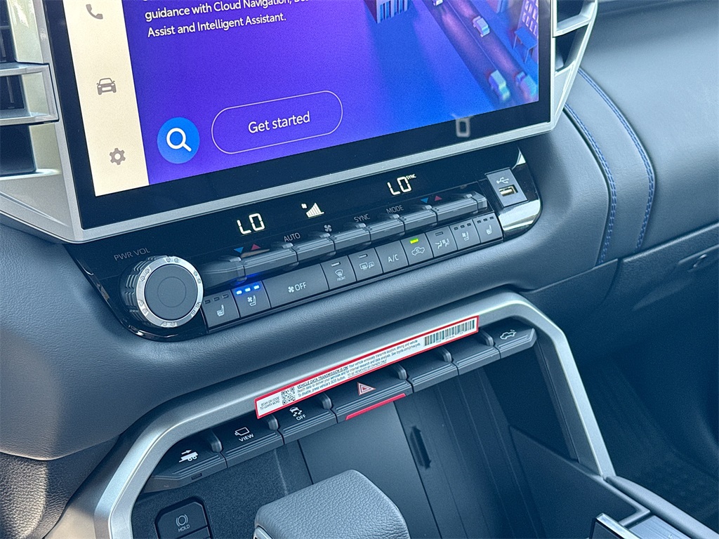 2025 Toyota Tundra Platinum CrewMax photo 19