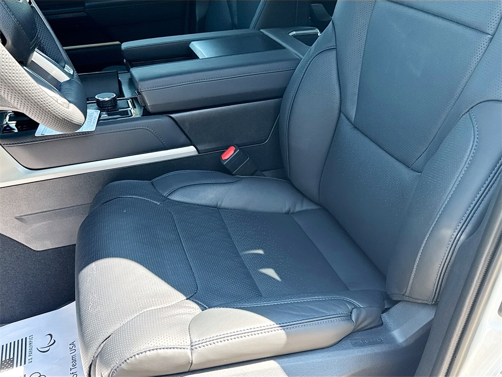 2025 Toyota Tundra Platinum CrewMax photo 22