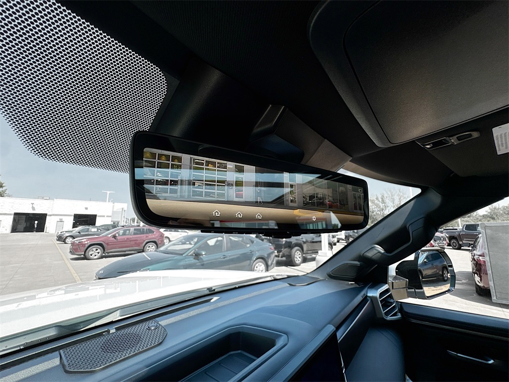 2025 Toyota Tundra Platinum CrewMax photo 32