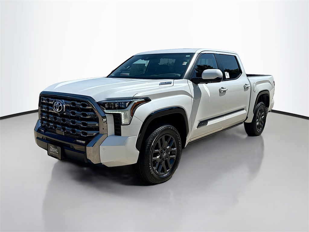 2025 Toyota Tundra Platinum CrewMax photo 3