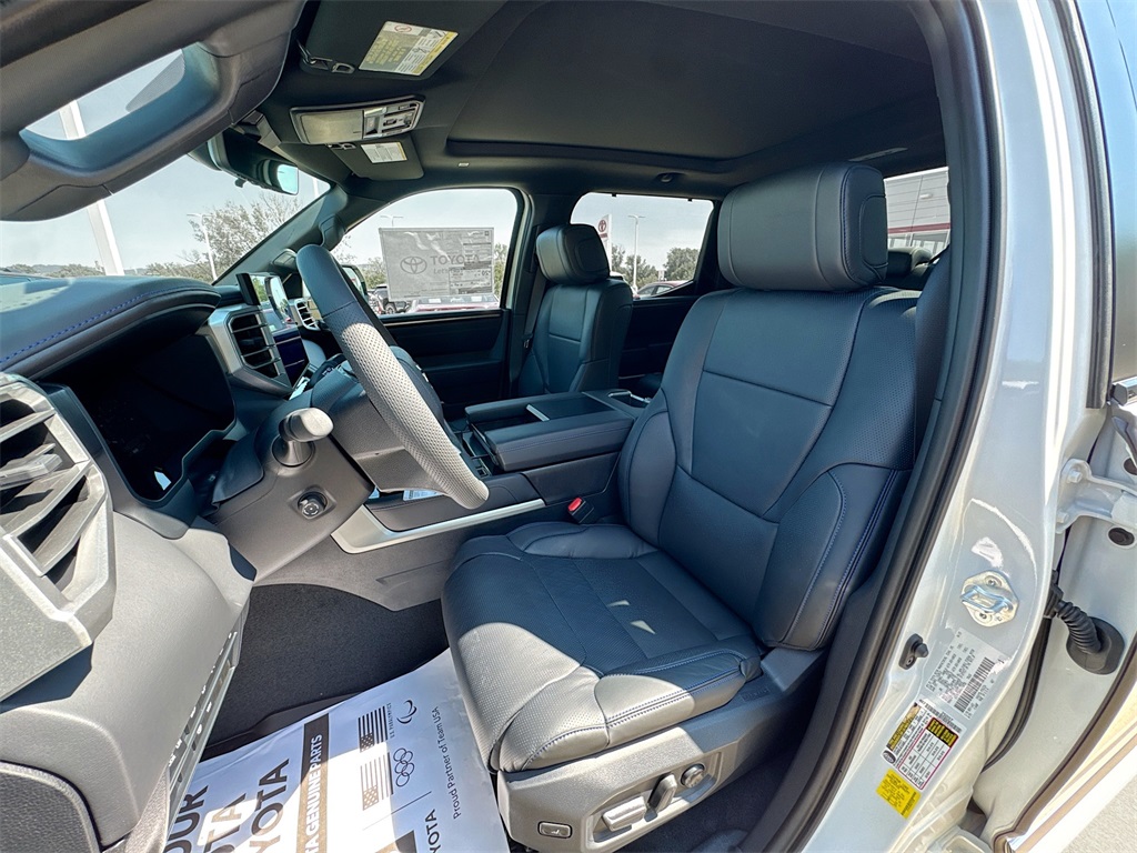 2025 Toyota Tundra Platinum CrewMax photo 5