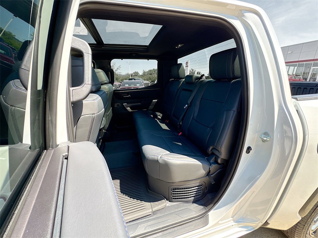 2025 Toyota Tundra Platinum CrewMax photo 7