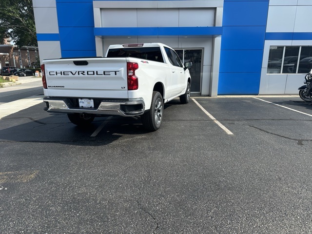 2026 Chevrolet Silverado 1500 LT photo 4