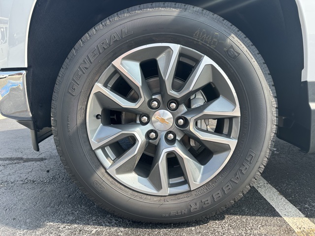 2026 Chevrolet Silverado 1500 LT photo 7