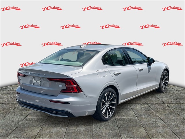 S60 Plug-In Hybrid T8 Recharge Plus Dark Theme