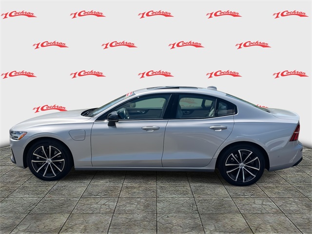 S60 Plug-In Hybrid T8 Recharge Plus Dark Theme
