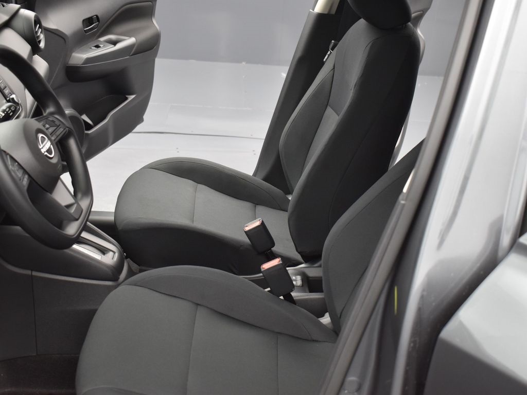 2025 Nissan Kicks Play S photo 13