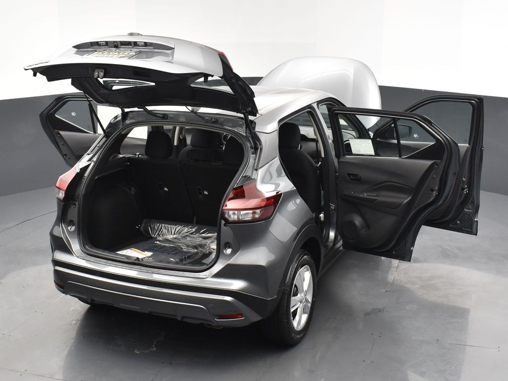2025 Nissan Kicks Play S photo 27