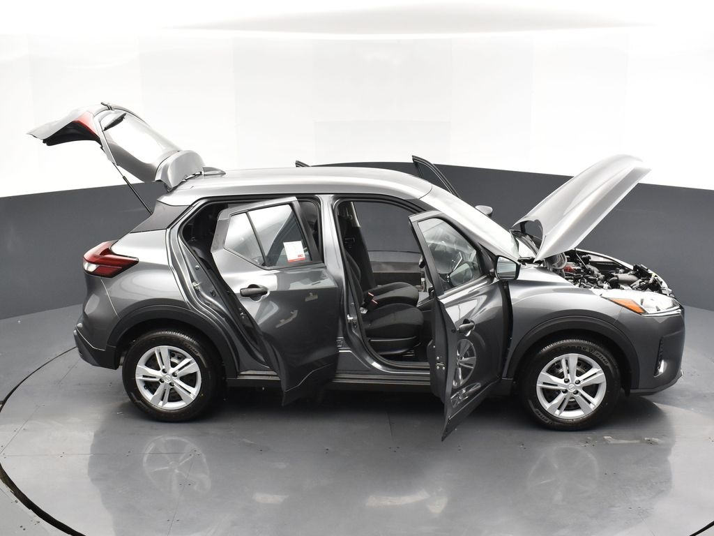 2025 Nissan Kicks Play S photo 29