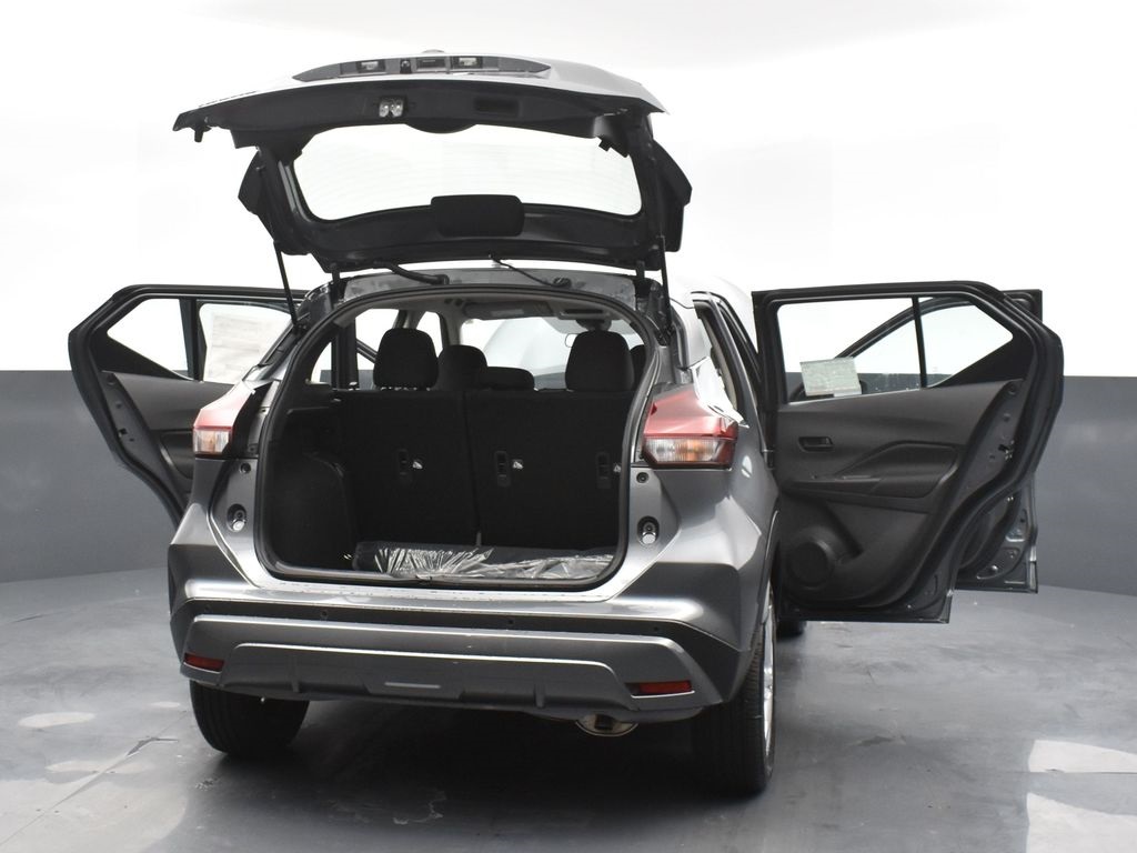 2025 Nissan Kicks Play S photo 30