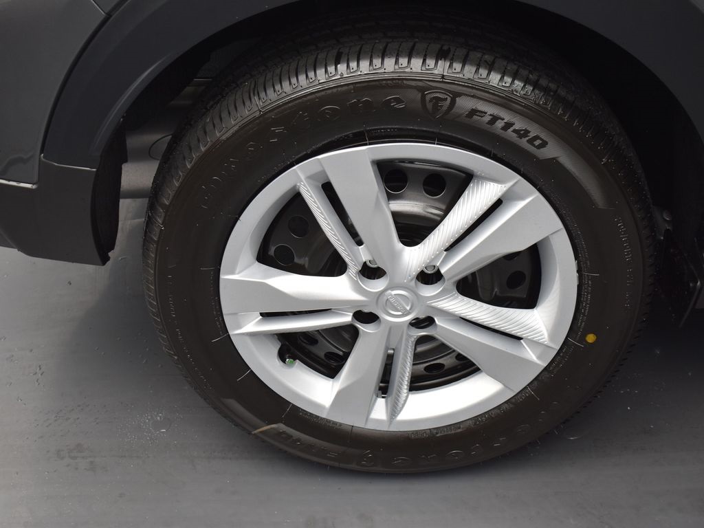 2025 Nissan Kicks Play S photo 4