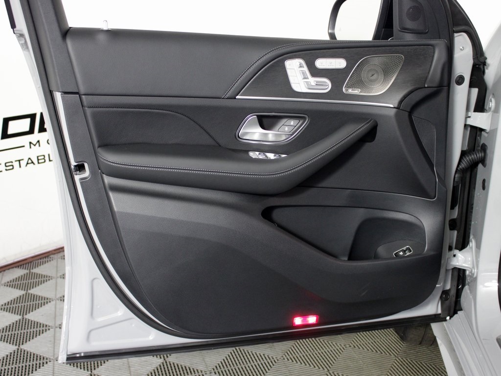 used 2025 Mercedes-Benz GLE car, priced at $88,888