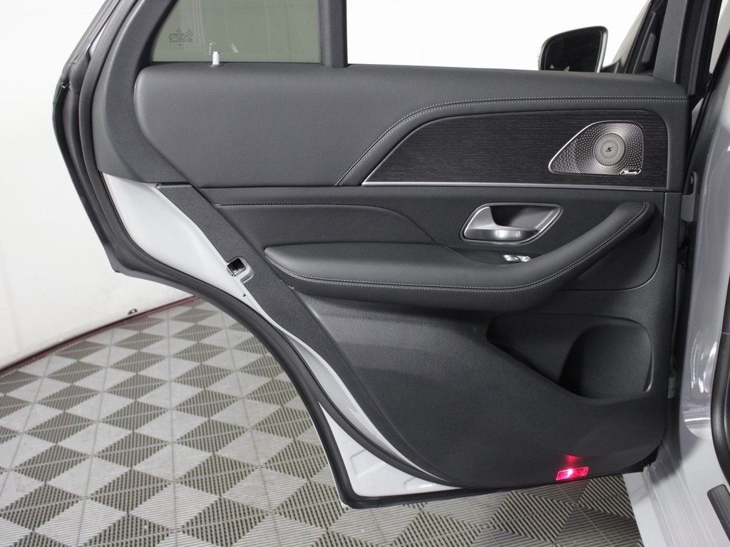 used 2025 Mercedes-Benz GLE car, priced at $88,888