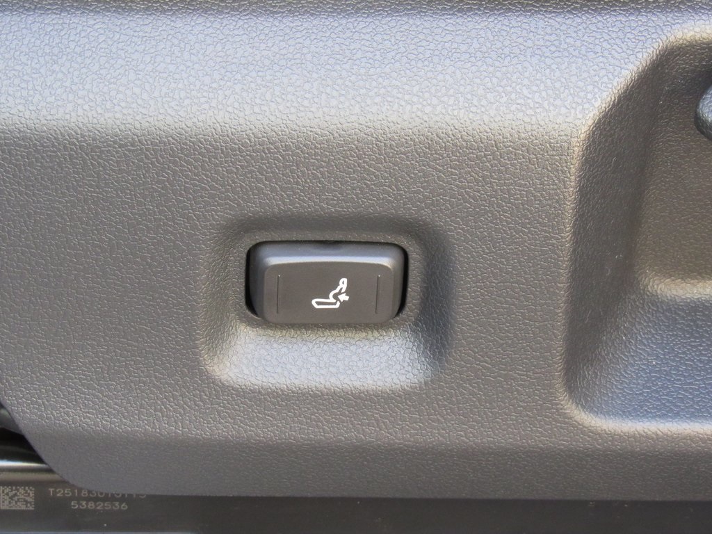 2025 Toyota Tacoma TRD Sport Double Cab photo 12