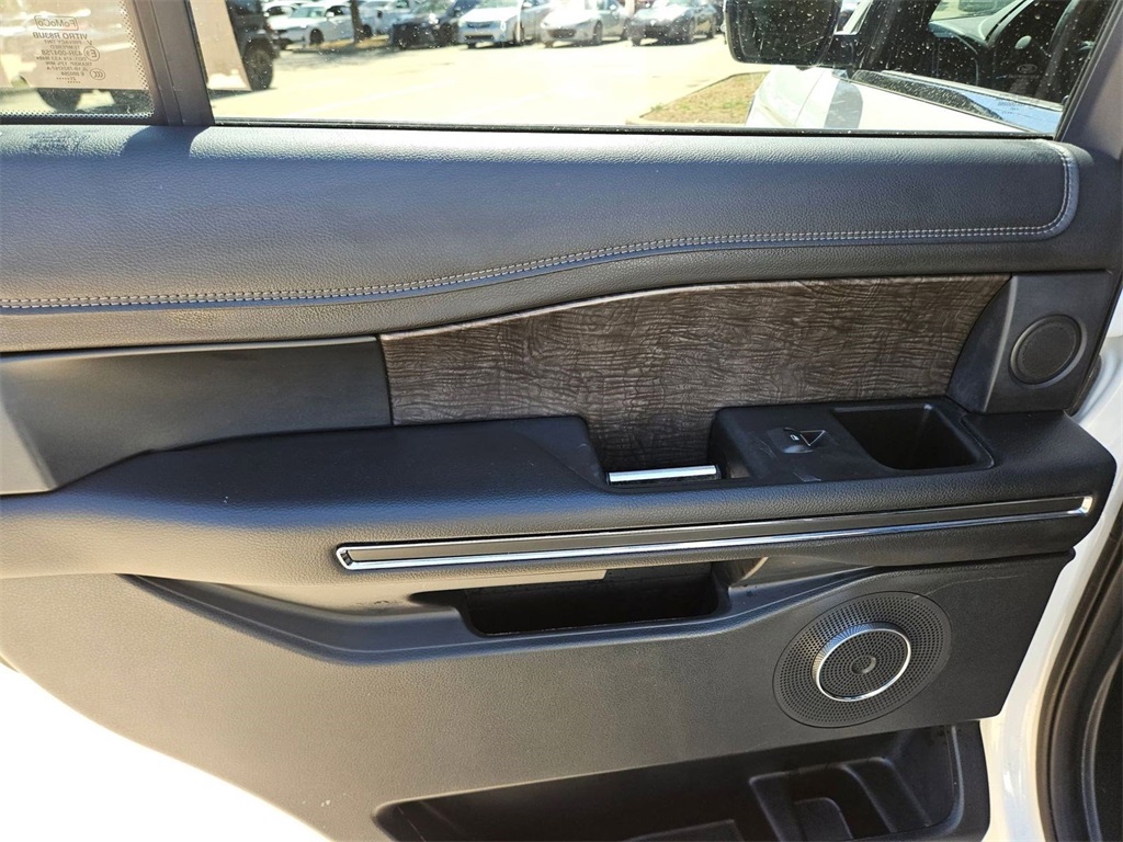 2021 Ford Expedition Limited photo 12