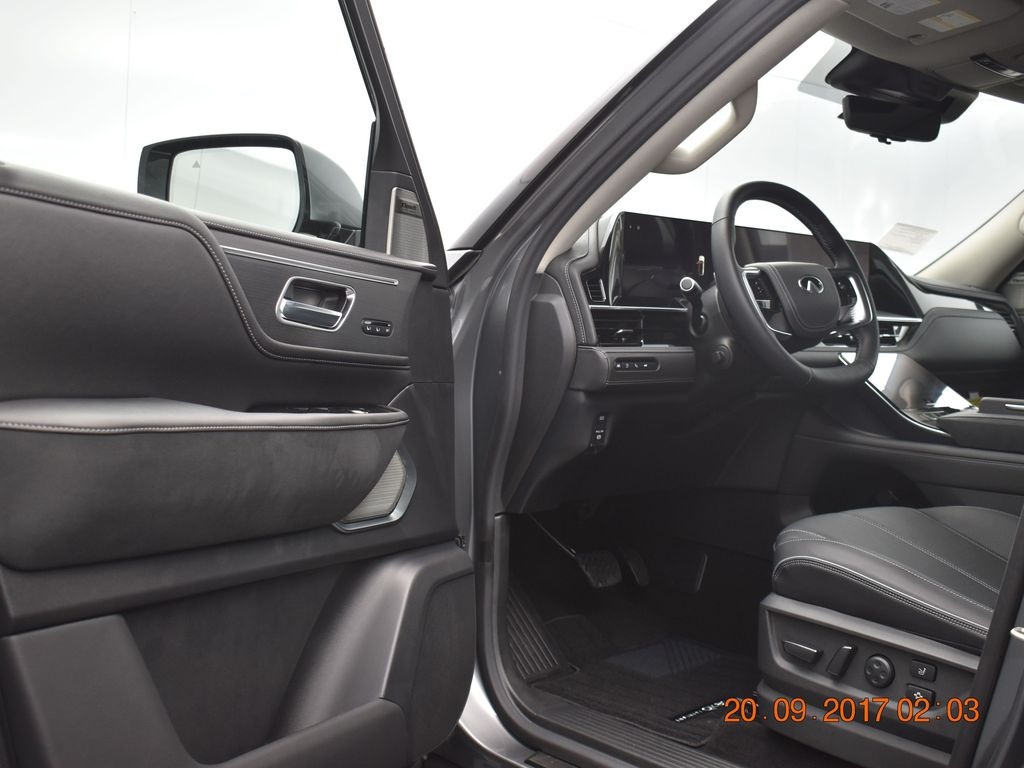 2025 Dynamic Metal INFINITI QX80 SENSORY 4X4 SUV