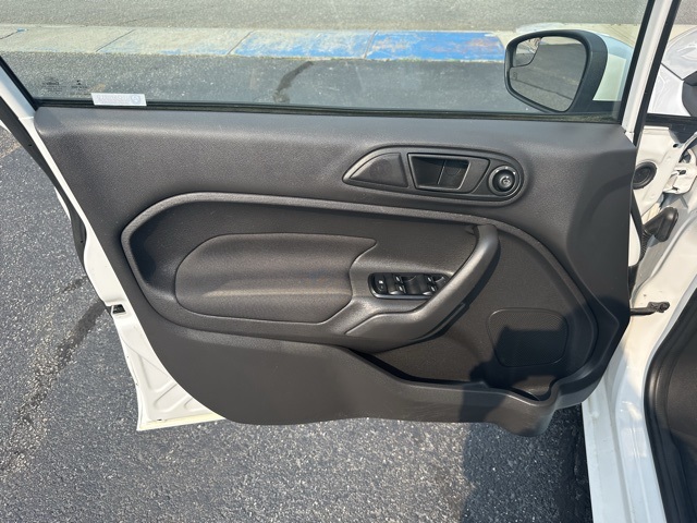 2019 Oxford White Ford Fiesta SE FWD Sedan