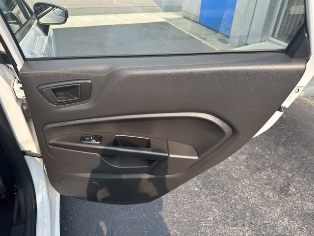 2019 Oxford White Ford Fiesta SE FWD Sedan